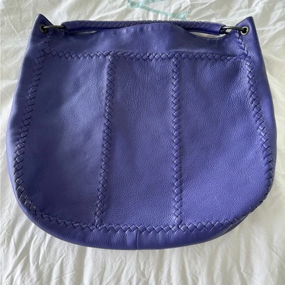 BOTTEGA VENETA Bottega Veneta intrecciato purple leather extra large bag. - Picture 3 of 11